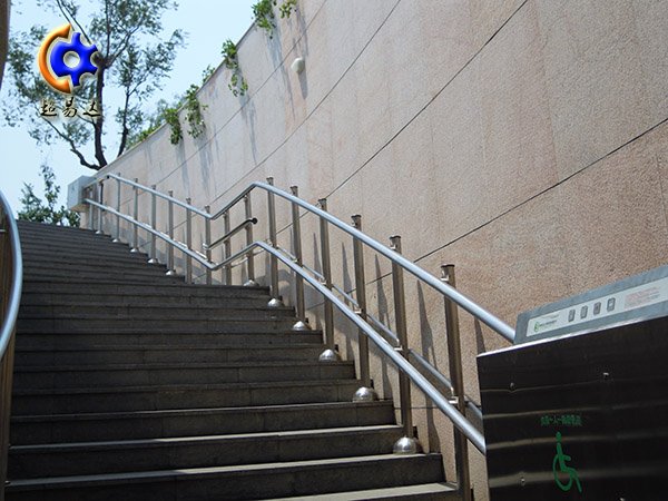 二維彎無障礙斜掛升降平臺 二維彎無障礙斜掛升降平臺